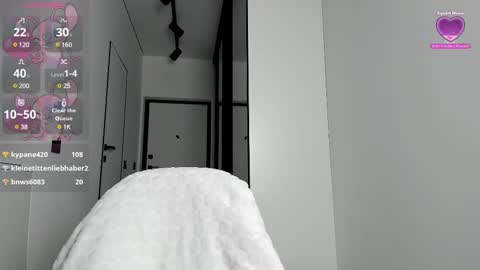 Snapshot of lily__love chatting on 02.25.25 LILY online show from 02.25.25