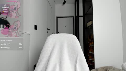 Snapshot of lily__love chatting on 03.10.25 LILY online show from 03.10.25