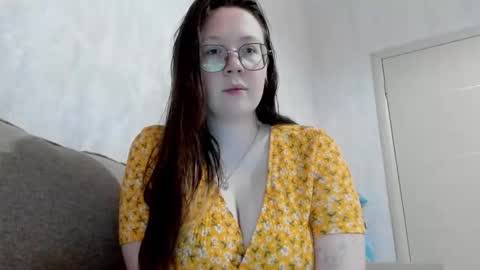Lily Chays online show from 10.15.25
