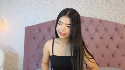 Snapshot of lily_doll_ chatting on 09.19.25 Eva online show from 09.19.25