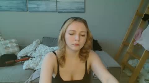 Lily dollyx online show from 11.20.25