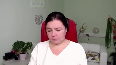 Snapshot of lily_flower7_ chatting on 10.20.25 Lily online show from 10.20.25