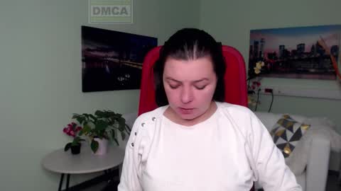 Snapshot of lily_flower7_ chatting on 11.19.25 Lily online show from 11.19.25