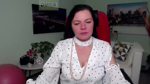 Snapshot of lily_flower7_ chatting on 11.24.25 Lily online show from 11.24.25