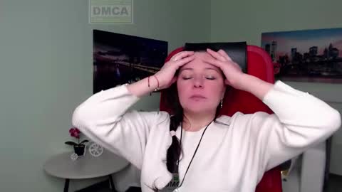 Snapshot of lily_flower7_ chatting on 12.05.25 Lily online show from 12.05.25