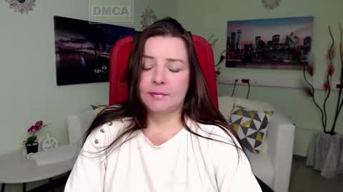 Snapshot of lily_flower7_ chatting on 12.14.25 Lily online show from 12.14.25