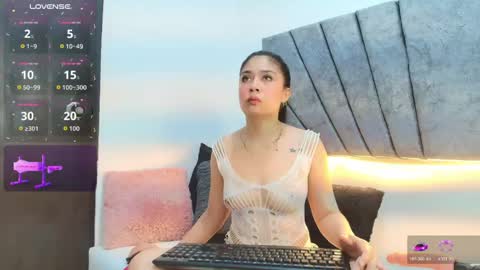 LILY MEGHAN online show from 06.03.26