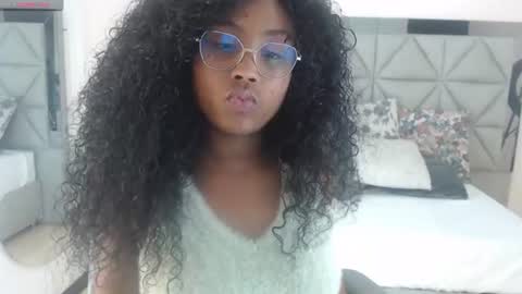 lily_mendoza online show from 06.10.26