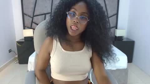 lily_mendoza online show from 06.11.26
