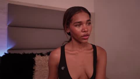 Lily Miiller online show from 05.03.26