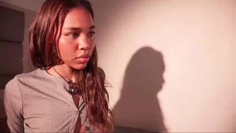 Lily Miiller online show from 06.07.26
