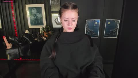 Snapshot of lily_moonlight chatting on 12.07.24 Lily online show from 12.07.24