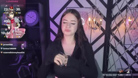 Snapshot of lily_moonlight chatting on 12.08.24 Lily online show from 12.08.24