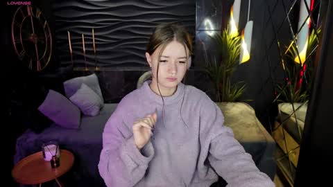 Snapshot of lily_moonlight chatting on 12.26.24 Lily online show from 12.26.24