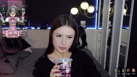 Snapshot of lily_moonlight chatting on 12.27.24 Lily online show from 12.27.24