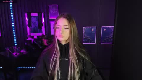 Snapshot of lily_moonlight chatting on 02.10.25 Lily online show from 02.10.25