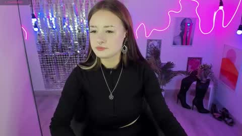 Snapshot of lily_moonlight chatting on 03.07.25 Lily online show from 03.07.25