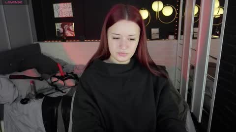 Snapshot of lily_moonlight chatting on 10.04.25 Lily online show from 10.04.25