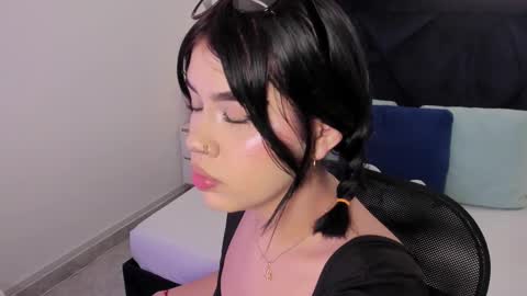 LilyWoodz online show from 03.17.26