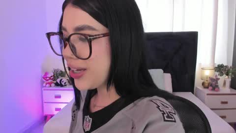 LilyWoodz online show from 06.02.26