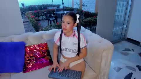 Lili  online show from 06.13.26