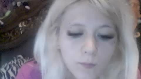 Snapshot of lilybaby2006 chatting on 07.27.26 xlayaxo online show from 07.27.26