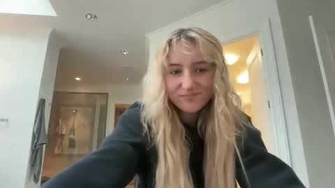 lilybrown07 online show from 02.20.26