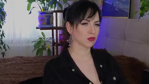 Snapshot of lilyconor chatting on 10.31.25 Lily online show from 10.31.25