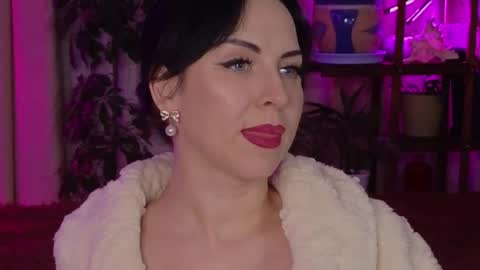 Snapshot of lilyconor chatting on 11.13.25 Lily online show from 11.13.25