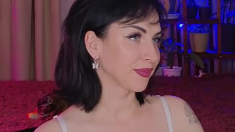 Snapshot of lilyconor chatting on 11.28.25 Lily online show from 11.28.25