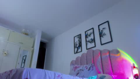 Lily online show from 05.04.26