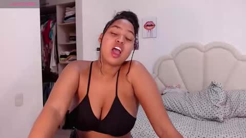 Snapshot of lilyjacksonn chatting on 01.25.25 Lily.. online show from 01.25.25