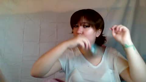 Snapshot of lilylovegood04 chatting on 06.26.26 lily online show from 06.26.26