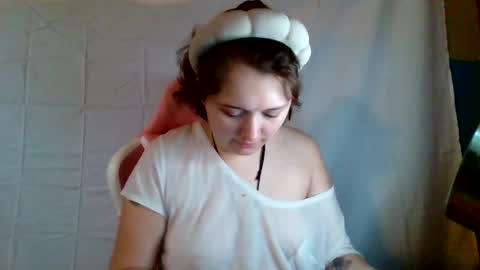 Snapshot of lilylovegood04 chatting on 06.27.26 lily online show from 06.27.26
