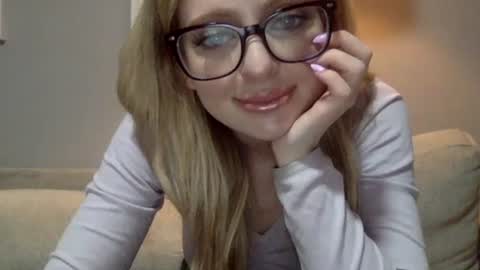 Snapshot of lilymae98 chatting on 12.09.24 LilyMae online show from 12.09.24