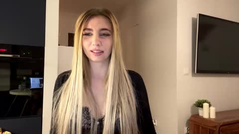 Lily online show from 03.16.26