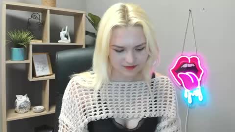 Lily online show from 05.22.26