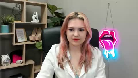 Lily online show from 07.03.26