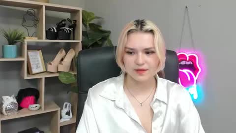 Lily online show from 07.22.26