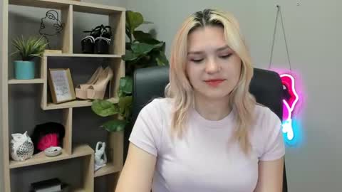 Lily online show from 07.31.26