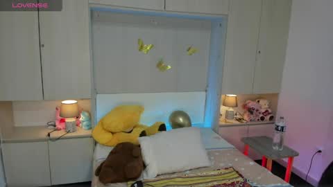 lilywhitee1 online show from 04.14.26