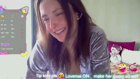 LilyXSky online show from 04.10.26