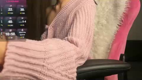 Snapshot of lilyychoii22 chatting on 06.29.26 Lily online show from 06.29.26