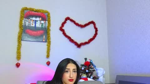 Snapshot of lina_robbins chatting on 12.21.24 Lina Robbins online show from 12.21.24