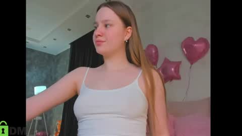 Snapshot of lina_smilee chatting on 06.04.26 Lina online show from 06.04.26