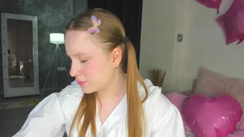 Snapshot of lina_smilee chatting on 06.05.26 Lina online show from 06.05.26