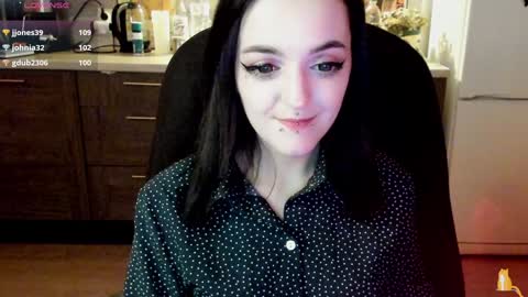 Snapshot of lina_tyaan chatting on 12.31.24 Lina 3 1715622743 online show from 12.31.24