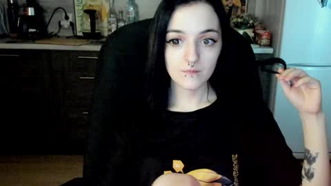 Snapshot of lina_tyaan chatting on 01.15.25 Lina 3 1715622743 online show from 01.15.25