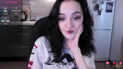 Lina 3  1715622743 online show from 03.04.26