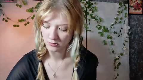 Snapshot of lina_vi chatting on 07.02.26 Lina online show from 07.02.26